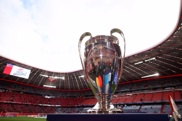 Arsenal vs PSG title race showdown: final fixtures compared before Champions League clash.